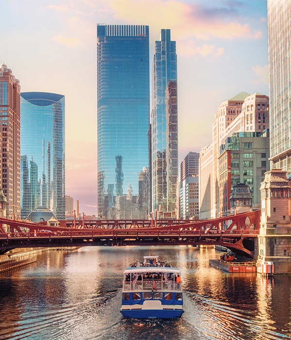 Image of the Chicago river and cityscape